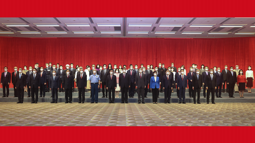 習近平會見香港特別行政區新任行政、立法、司法機關負責人