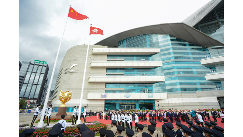 香港舉行慶?；貧w祖國25周年升旗儀式