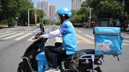 高校開學季，看外賣小哥、保安和核酸檢測員的勵志求學路