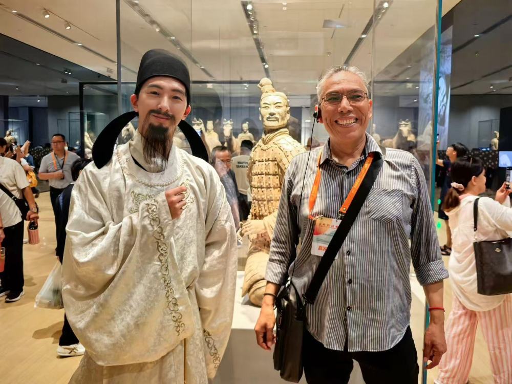 當唐詩韻律邂逅拉美魔幻現實主義