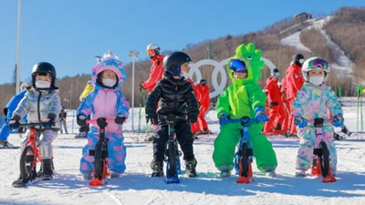 吉林各大雪場“開板”，新玩法續寫冰雪熱