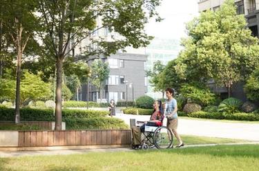 新華全媒＋丨不離不棄，金婚長跑因愛延續