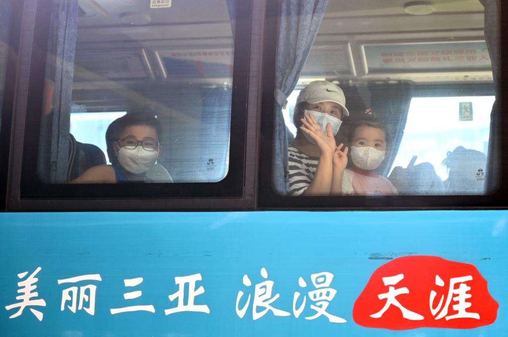 新華全媒+丨三亞有序恢復國內商業客運航班