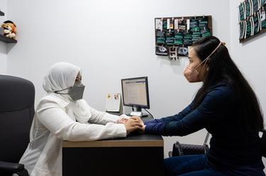 希望讓更多人了解、接受中醫——馬來西亞馬來族中醫師阿米拉的圓夢之路