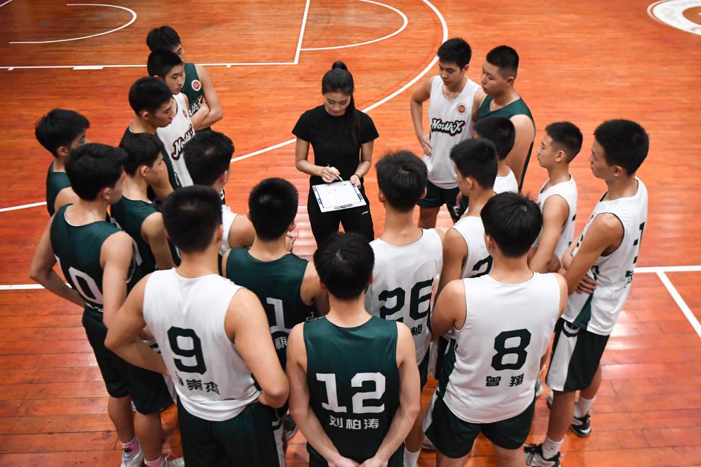新華全媒+｜是教師也是教練，這個“95后”女孩帶出全國冠軍