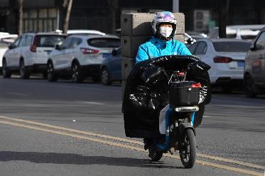今年過年，開車回家！——“95后”騎手李文達成了年度“小目標”