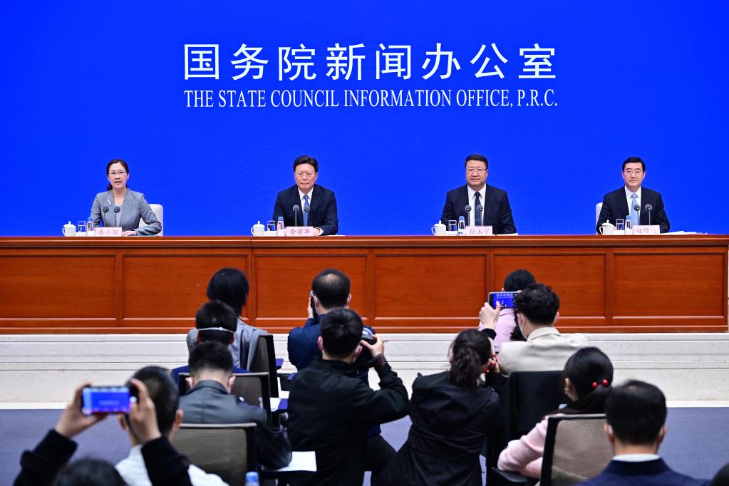 國新辦舉行“權威部門話開局”系列主題新聞發布會介紹“守國門、促發展，為推進中國式現代化貢獻海關力量”有關情況