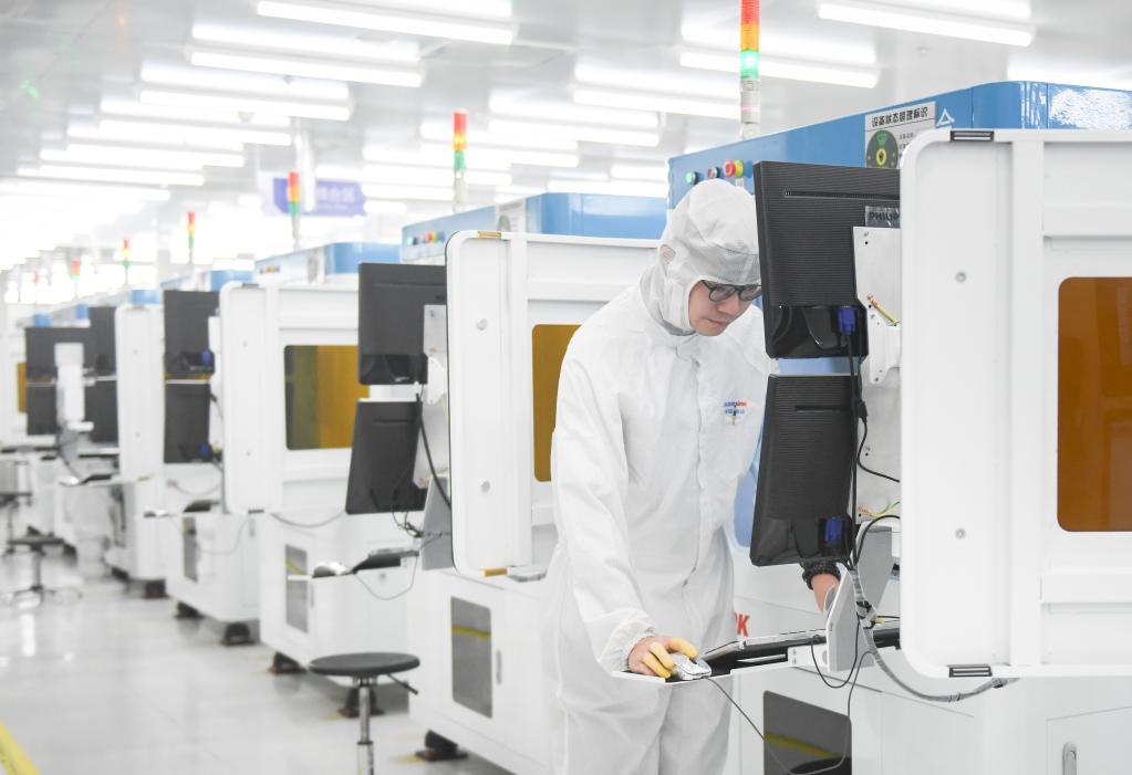 強信心·開新局｜靠譜服務、技術推銷、標準開路——一家光通信企業的“出海秘籍”