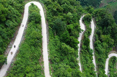 國道之行 從雪山奔向大海丨聽說過“龍拐路”嗎？這就是!