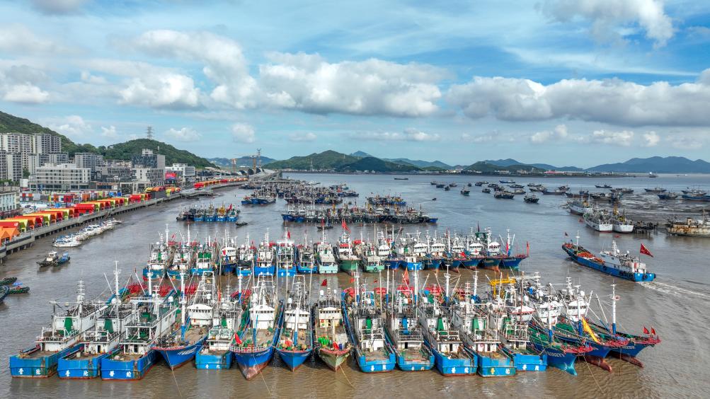 “?？?rdquo;逼近 浙江各地漁船回港避風