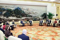 韓正會見中俄友好、和平與發展委員會第十四次全體會議與會代表