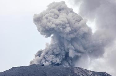 印尼馬拉皮火山持續噴發