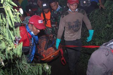 印尼火山噴發死亡人數升至22人 救援繼續