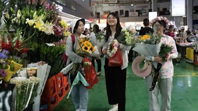 第1視點丨“云花”，事業興旺生活美