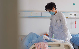 做人民的代表，為人民辦實事