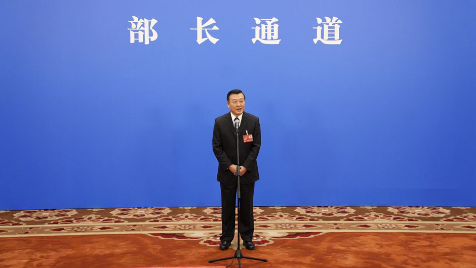 住房和城鄉建設部部長倪虹接受媒體采訪