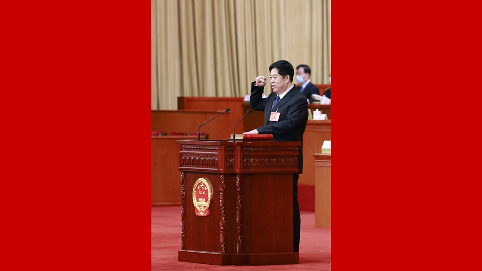 國家監察委員會主任劉金國進行憲法宣誓