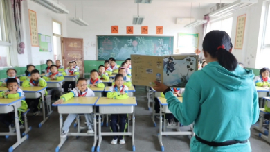 中國故事｜在鄉村，用故事澆灌成長